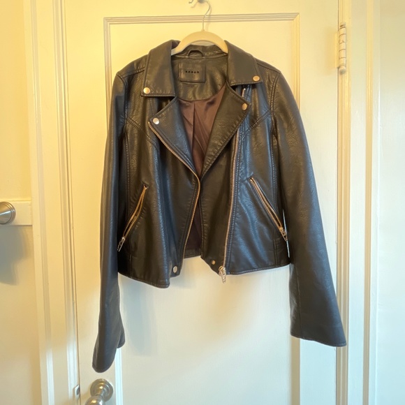Black leather jacket - Picture 2 of 6